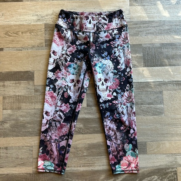 Evolution and creation skull floral crop legging - Picture 1 of 3